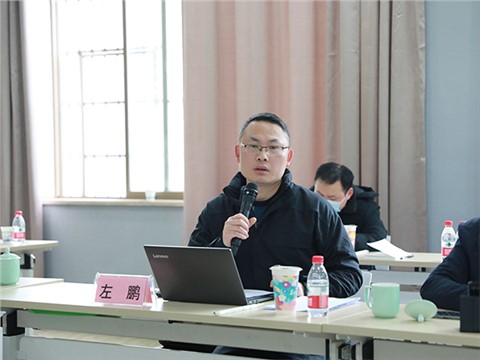 麓谷小学左鹏校长做2021年研究工作布置